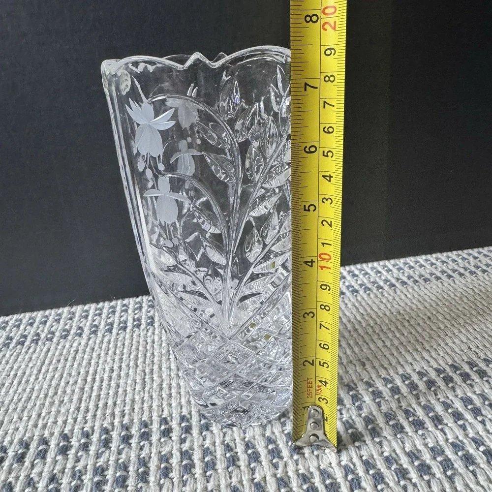 Honour Crystal ~ Hand Cut Crystal Made In Slovakia ~ Glass Vase 7.5 In Tall